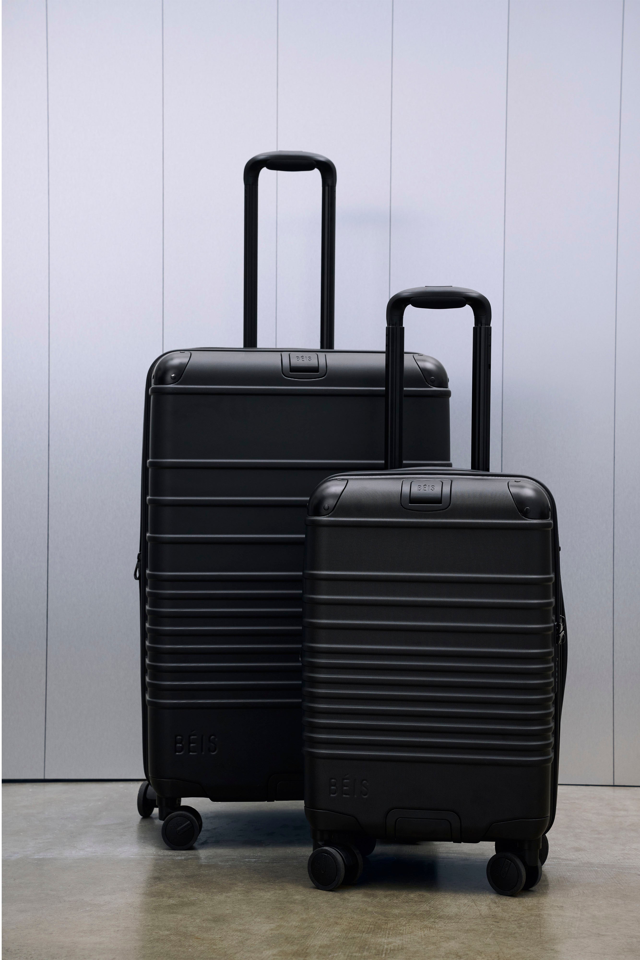 The Hybrid Check-In Roller in Black