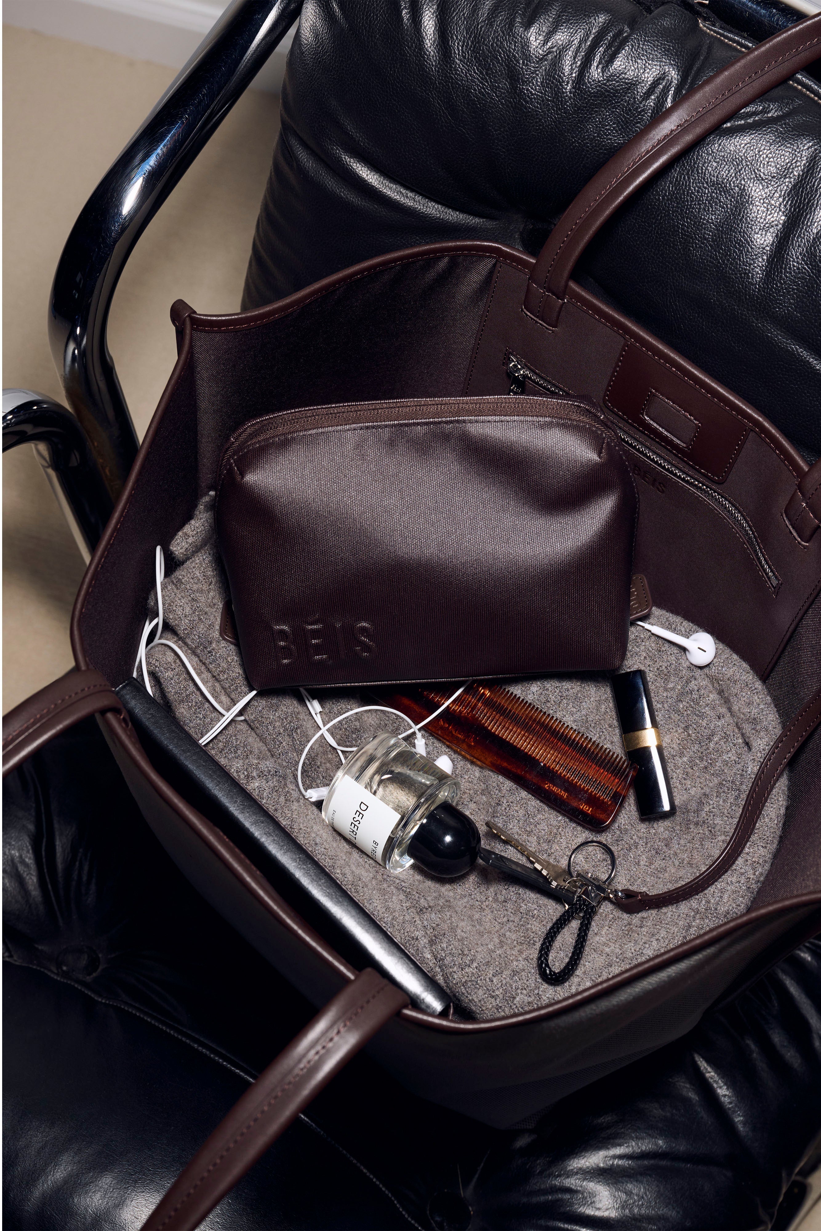 The Small Cosmetic Pouch in Espresso